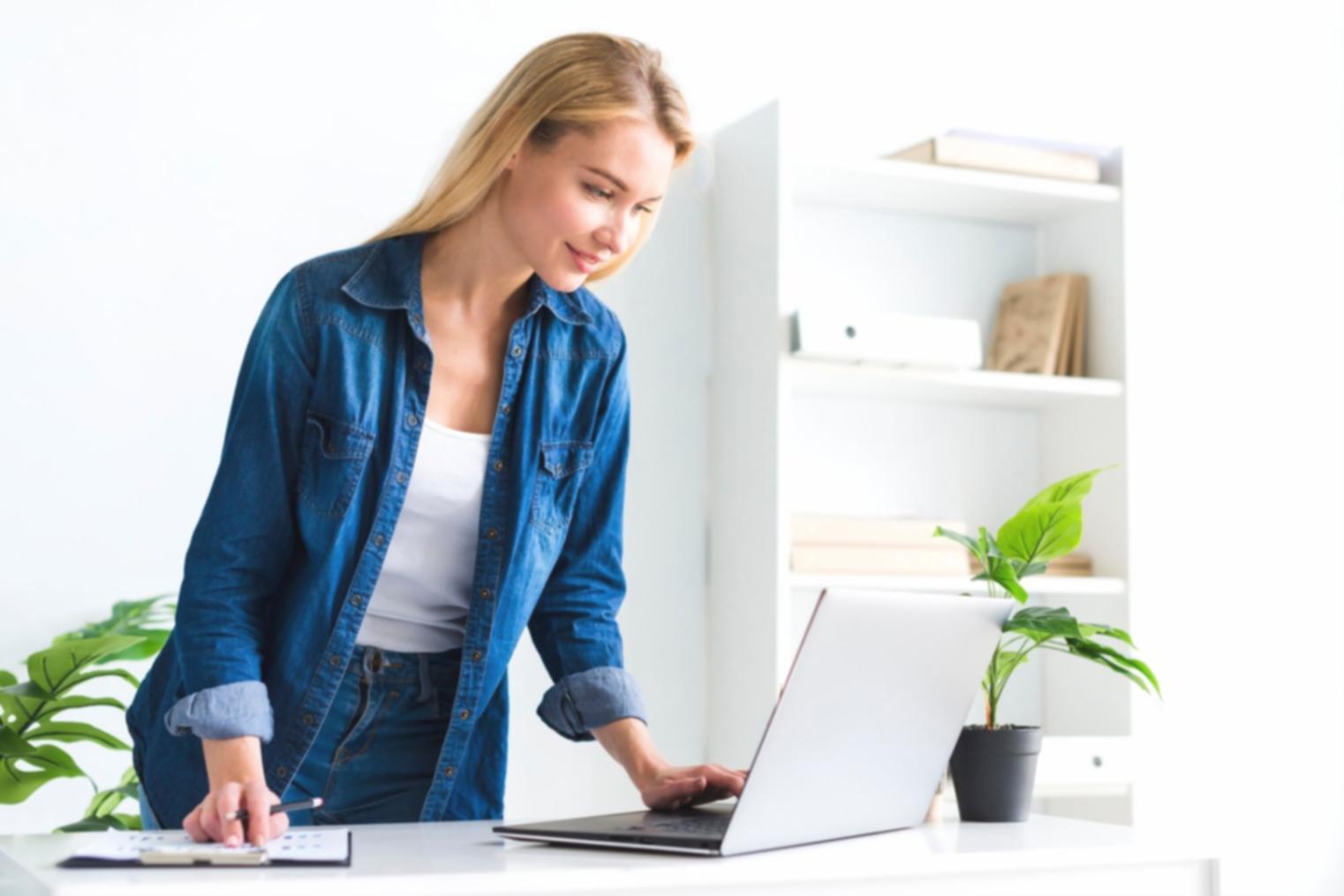 Analyse de données financières sur écran avec graphiques et tendances